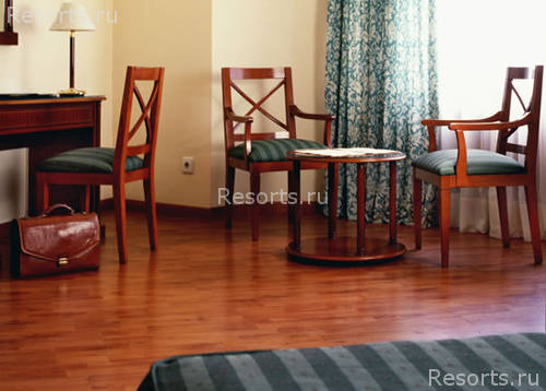 Tryp Rex 4